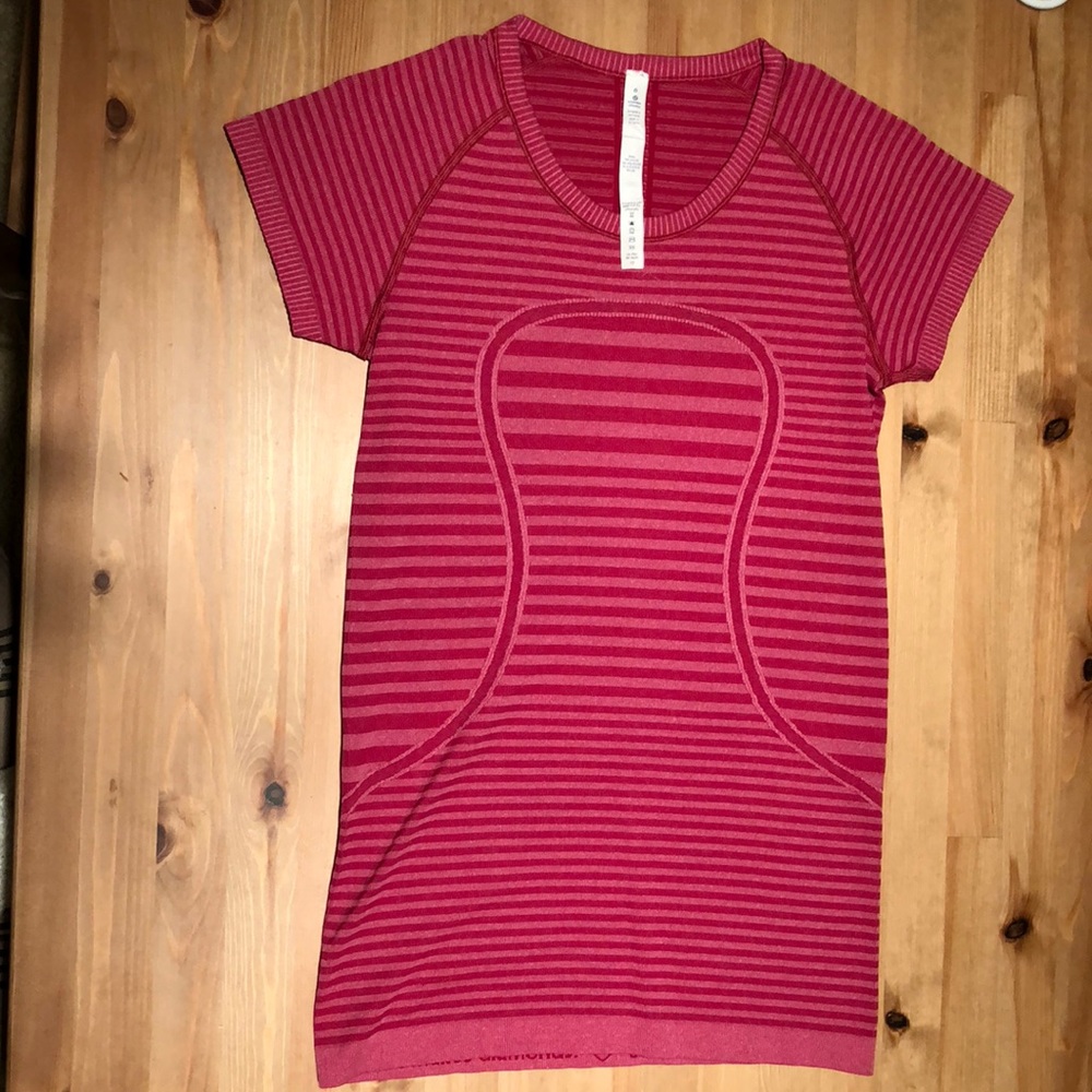 Lululemon pink short sleeve shirt